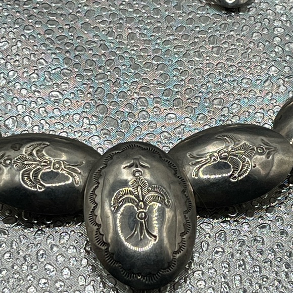 Navajo conch pillow bead necklace and earring set. - Picture 3 of 6